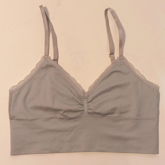 2 Victoria Secret bra S/P GREY AND PINK - Picture 5 of 7